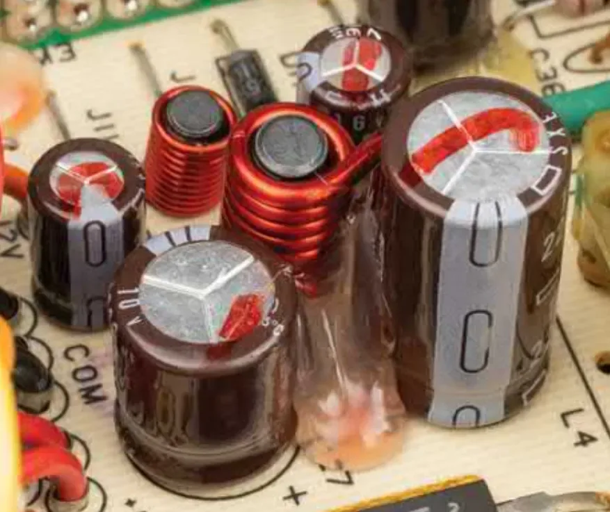揭秘电子元器件内部之美:《Open Circuits》横截面摄影精选 揭秘电子元器件内部之美:《Open Circuits》横截面摄影精选